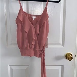 Cute top..( active USA)💕